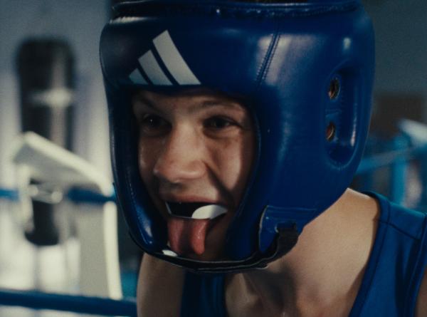  Een indrukwekkende Belgische sportfilm over prestatiedruk, vriendschap en mannelijkheid. De jongeren uit deze realistische coming of age-film vechten met zichzelf, zowel binnen als buiten de ring. Een inspirerend pleidooi voor kwetsbaarheid en echte verbinding, met beloftevolle acteurs.